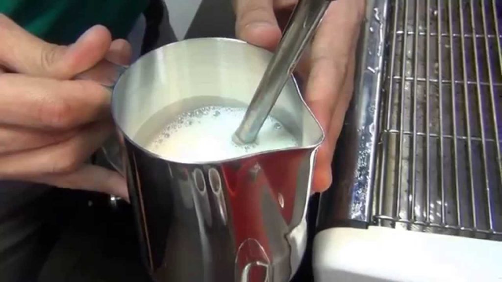Cómo hacer espuma de leche sin vaporizador en casa